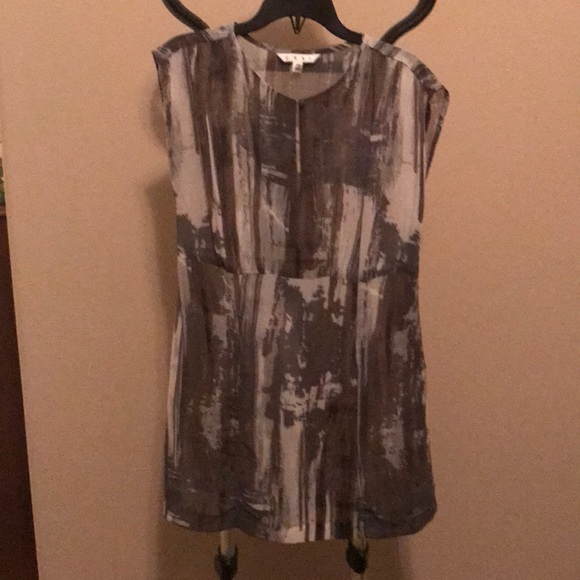 ⚡️Sheer Cabi Tunic - Picture 1 of 5